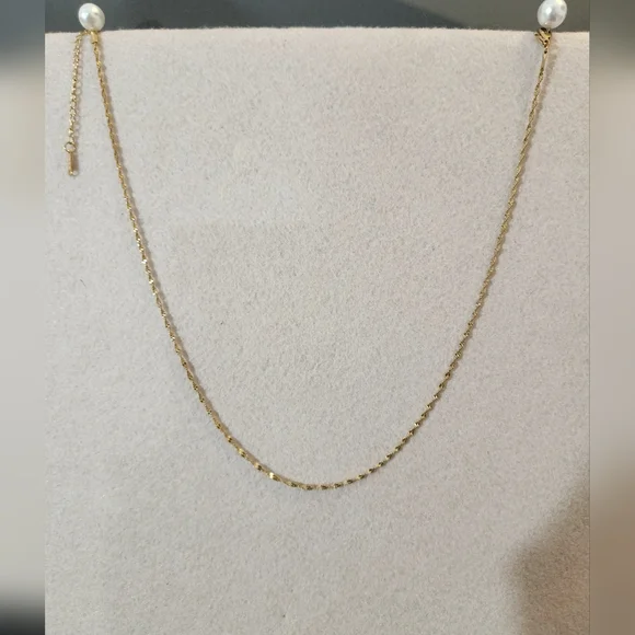 Elegant 18K Gold Water Wave Chain Necklace - Picture 2 of 4